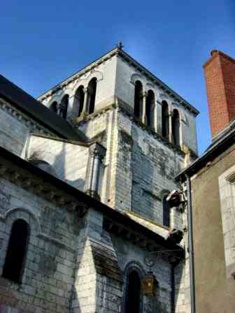 Saint-Aignan: clocher-porche