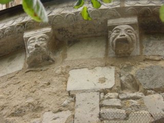 Modillons romans
