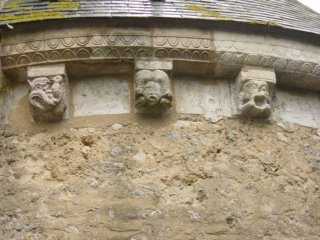 Modillons romans
