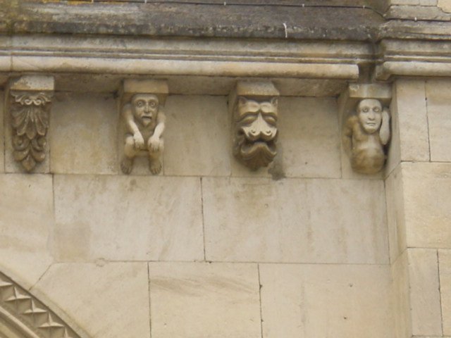 Modillons romans