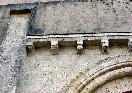 Modillons sculptés (XIIème siècle)