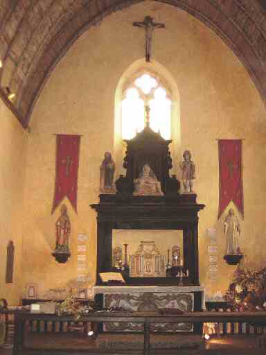 Le choeur et le retable