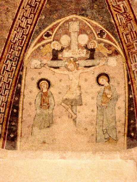 Au centre de la voûte: Crucifixion avec, à gauche la Vierge et à droite Saint Jean; au-dessus de la croix, la lune et le soleil portés par des anges