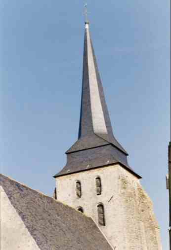 Jarzé, Église Saint-Cyr et Sainte Julitte