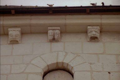 Modillons romans