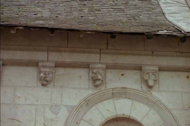 Modillons romans