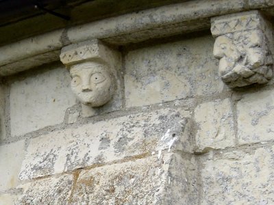 Modillons romans