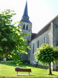 Lutz-en-Dunois, Église Saint-Pierre