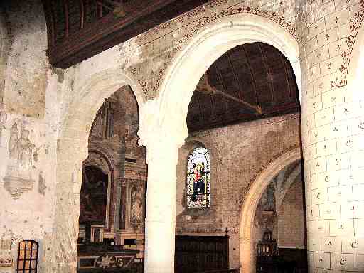 Arcades séparant le choeur de la chapelle nord