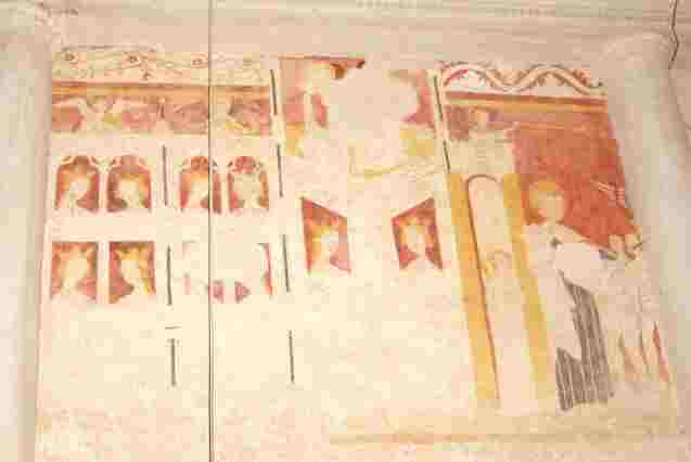 A droite, Saint Pierre accueille les âmes; des anges musiciens jouent de la trompette et et de la viole. A gauche, les élus aux fenêtres de la Jérusalem Céleste