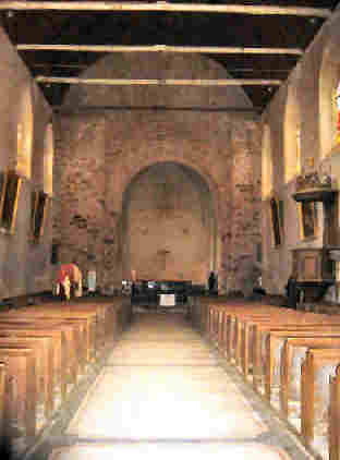 Nef, choeur et mur servant de chevet plat