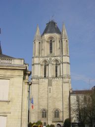 Tour de l'église Saint-Aubin