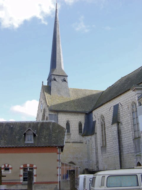 A gauche: extérieur