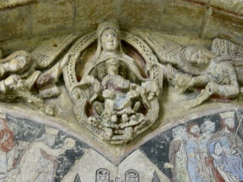 A droite: Vierge à l'Enfant